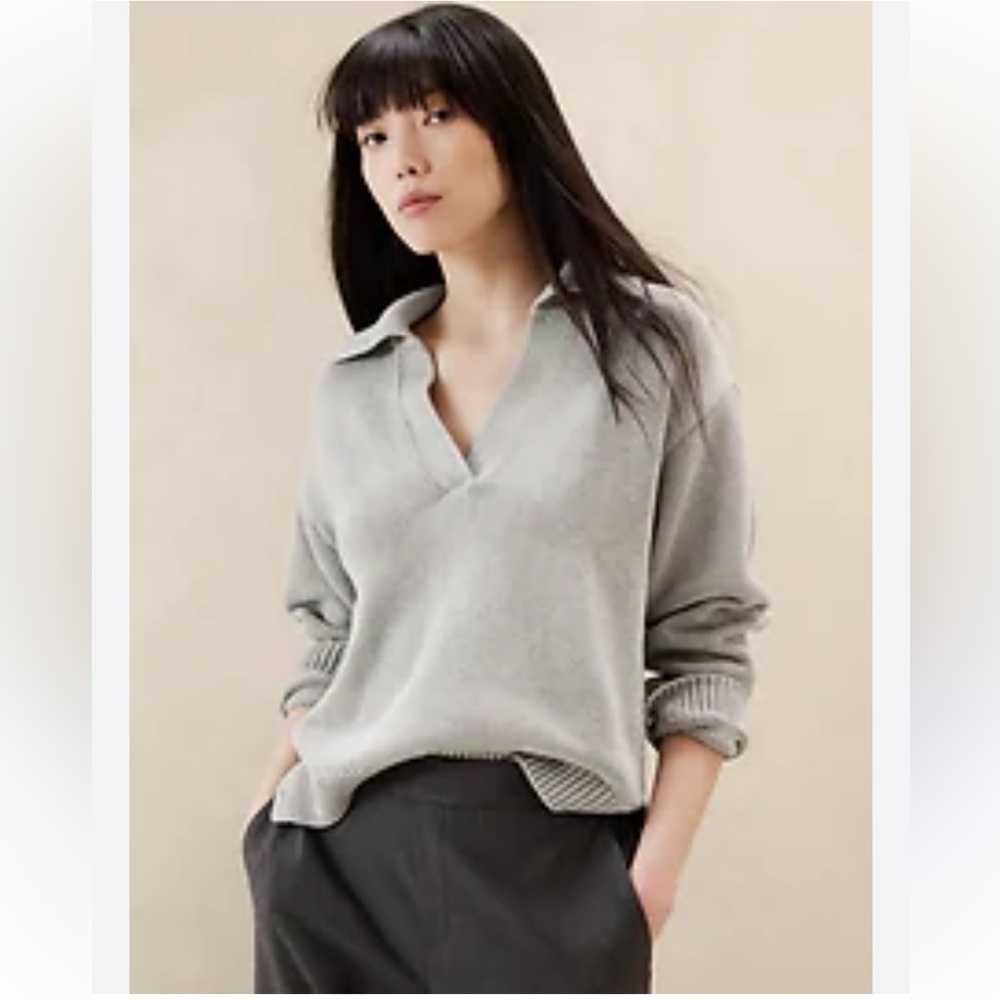 Banana Republic Light Gray V-Neck Sweater